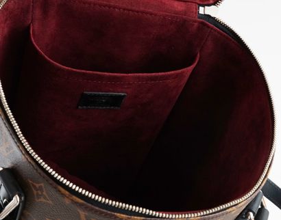 LOUIS VUITTON
Sac Louis Vuitton de forme...