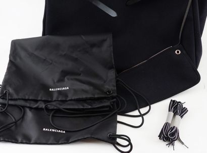 HERMÈS
Sac de voyage Hermès Herbag Zip retourné...