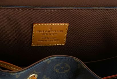 LOUIS VUITTON
Sas à dos Louis Vuitton Trio...