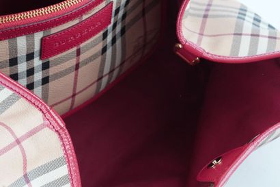 BURBERRY
Sac Burberry Canterbury en toile...