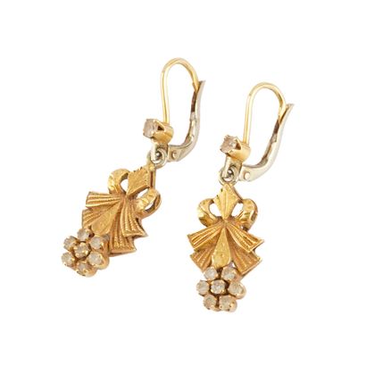 OR 18K / 18K GOLD
Boucles d'oreilles pendantes...
