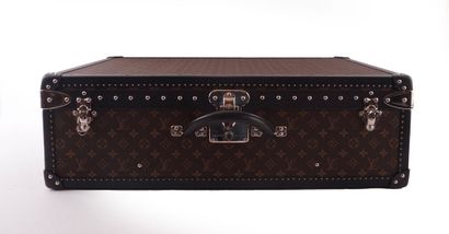 LOUIS VUITTON ALZER 70
Malle Louis Vuitton...