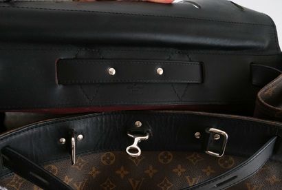 LOUIS VUITTON ECLIPSE
Grand sac Louis Vuitton...