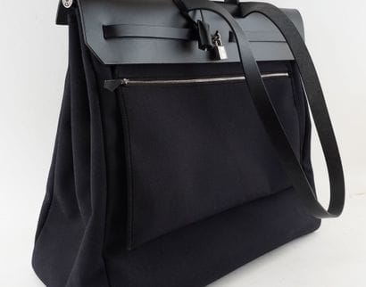 HERMÈS
Sac de voyage Hermès Herbag Zip retourné...