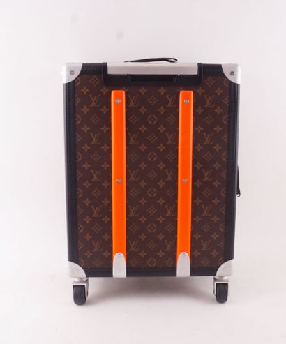 LOUIS VUITTON ROLLING TRUNK
Valise de cabine...