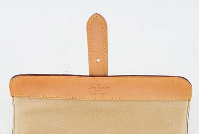 LOUIS VUITTON
Louis Vuitton watch case in...