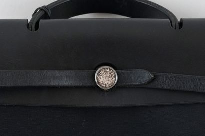 HERMÈS
Sa de voyage Hermès Herbag Zip retourné...