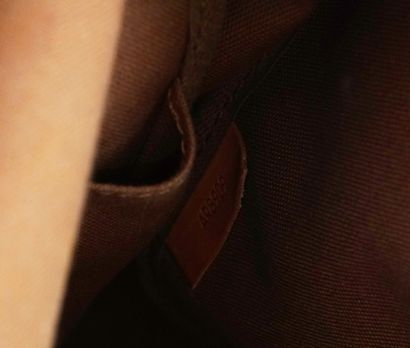 LOUIS VUITTON SAUMUR
Sac bandoulière Louis...