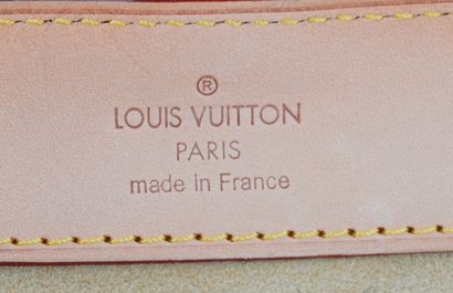 LOUIS VUITTON
Étui à montres Louis Vuitton...