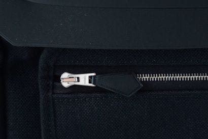 HERMÈS
Sac de voyage Hermès Herbag Zip retourné...