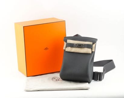 HERMÈS
Sac Hermès ‘Hac a dos’ en cuir Togo,...