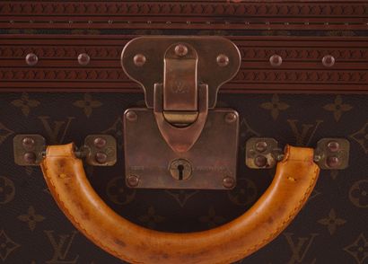 LOUIS VUITTON ALZER 60
Malle Louis Vuitton...