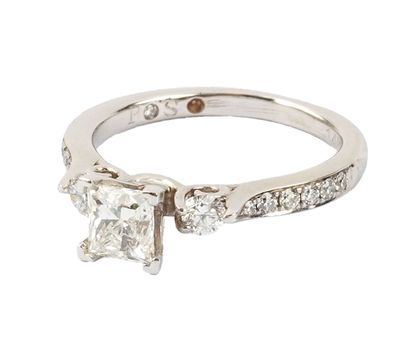OR 14K, DIAMANT 0.70 CT / 14K GOLD, 0.70...