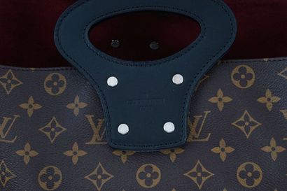 LOUIS VUITTON
Sac Louis Vuitton Cabas en...