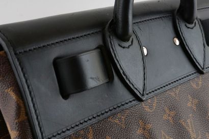 LOUIS VUITTON ECLIPSE
Sac Louis Vuitton Eclipse...