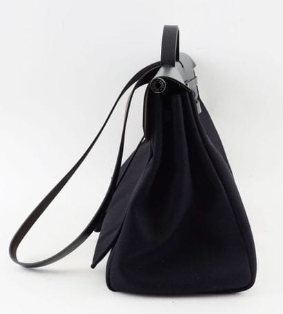 HERMÈS
Sac de voyage Hermès Herbag Zip retourné...