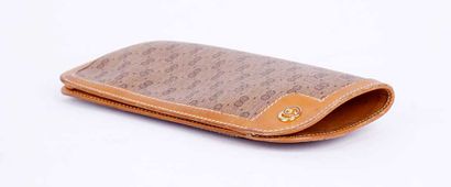 GUCCI
Pochette Gucci en toile Monogrammée,...