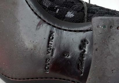 LOUIS VUITTON
Chaussures Louis Vuitton à...