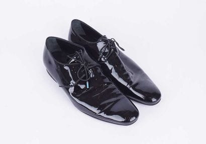 LOUIS VUITTON
Paire de derby noire en cuir...