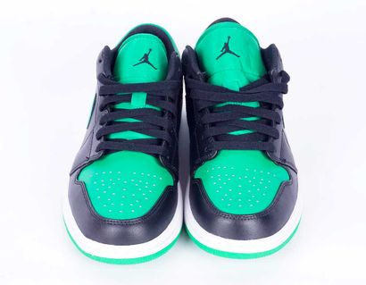 NIKE
Baskets Air Jordan 1 en cuir noir et...