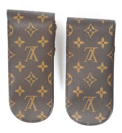 LOUIS VUITTON 
Ensemble de 2 étuis à lunettes...