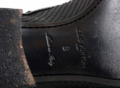 LOUIS VUITTON
Chaussures Louis Vuitton noires...