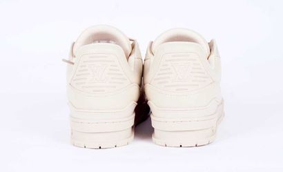 LOUIS VUITTON
Baskets LV Trainer en cuir...