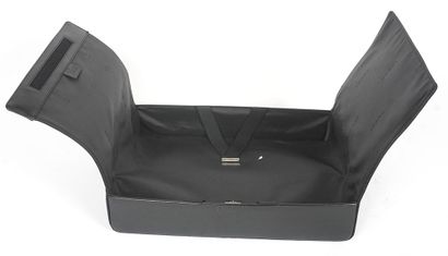 GUCCI
Porte-document Gucci en nylon et cuir...