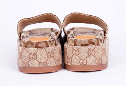 GUCCI
Mules Angelina à plateforme en toile...