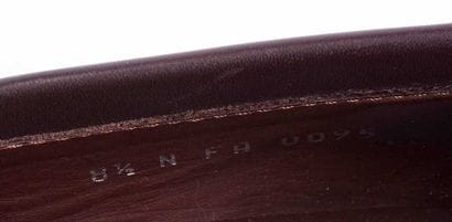 LOUIS VUITTON
Paire de mocassins en cuir...