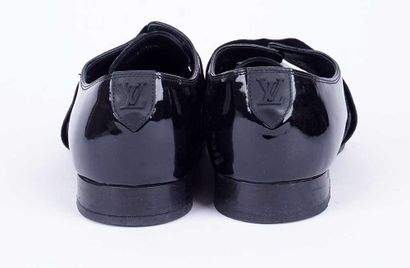 LOUIS VUITTON
Paire de chaussures noires...