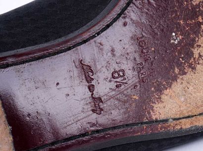 LOUIS VUITTON
Paire de mocassins noir en...