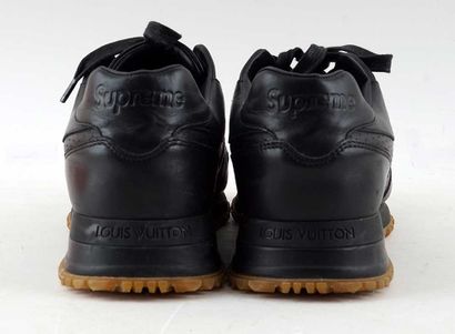 LOUIS VUITTON X SUPREME
Baskets Run Away...