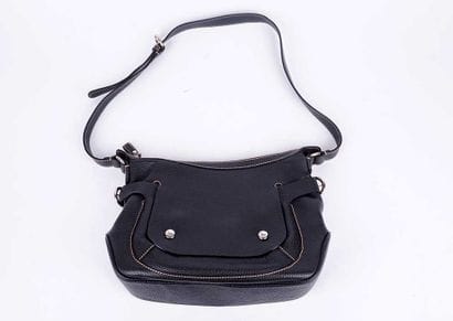 LANCEL
Sac Lancel en cuir noir, une poche...