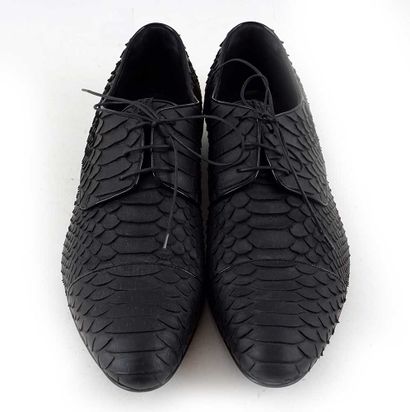 LOUIS VUITTON
Chaussures Louis Vuitton noires...