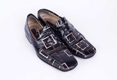 PATRICK COX
Paire de mocassins en cuir bicolore...