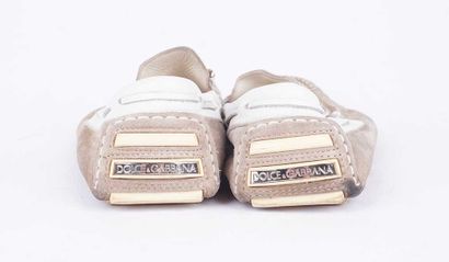 DOLCE GABBANA
Paire de mocassins en cuir...