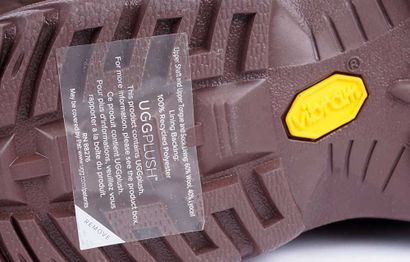 UGG
Bottes de niege pour hommes UGG en cuir...