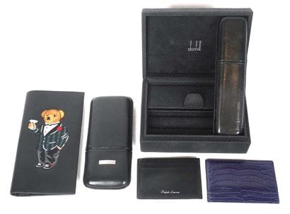 RALPH LAUREN 
Ensemble de 2 petits porte-monnaies,...