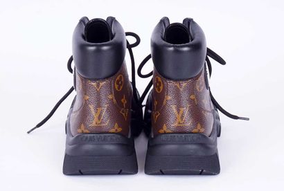LOUIS VUITTON
Bottines Ruby Ranger à talon...
