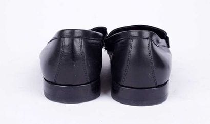 PATRICK COX
Paire de mocassins en cuir marron...