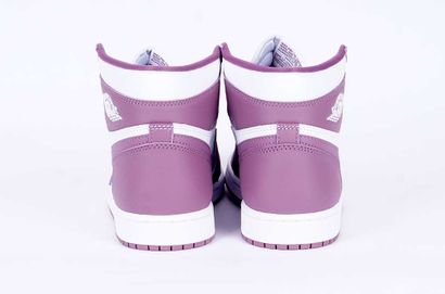 NIKE 
Baskets Air Jordan 1 Retro High OG...