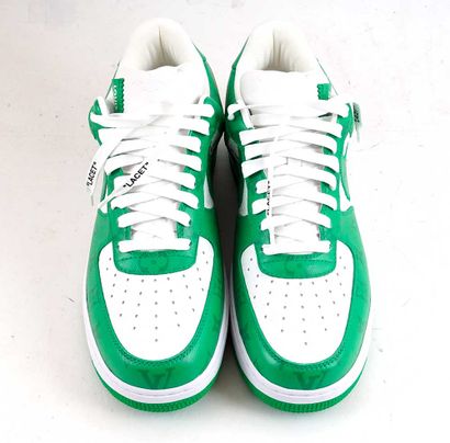 LOUIS VUITTON X NIKE AIR FORCE 1
Baskets...