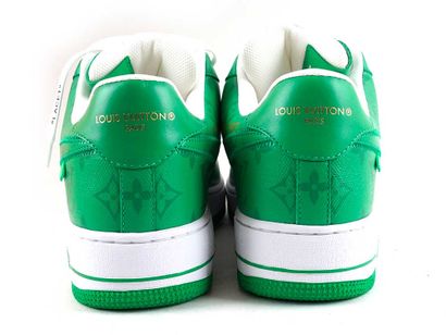 LOUIS VUITTON X NIKE AIR FORCE 1
Baskets...