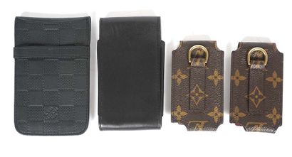 LOUIS VUITTON 
Ensemble de 2 étuis à portable...