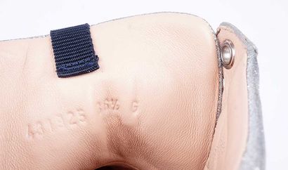 GUCCI
Baskets Gucci Ace montantes en cuir...