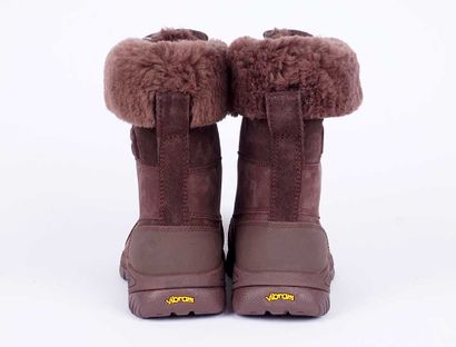 UGG
Bottes de niege pour hommes UGG en cuir...