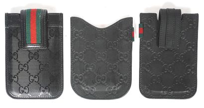 GUCCI 
3 étuis à portable et 2 coques en...