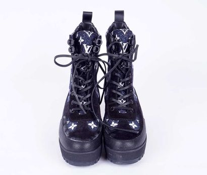 LOUIS VUITTON
Bottines Star Trail à lacets...