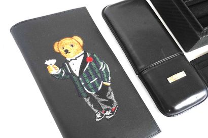 RALPH LAUREN 
Ensemble de 2 petits porte-monnaies,...